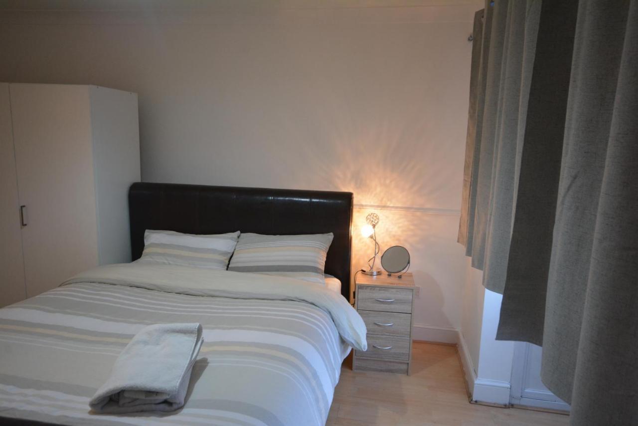 Five Bedroom Townhouse Near Excel Exhibition Centre London Exterior photo