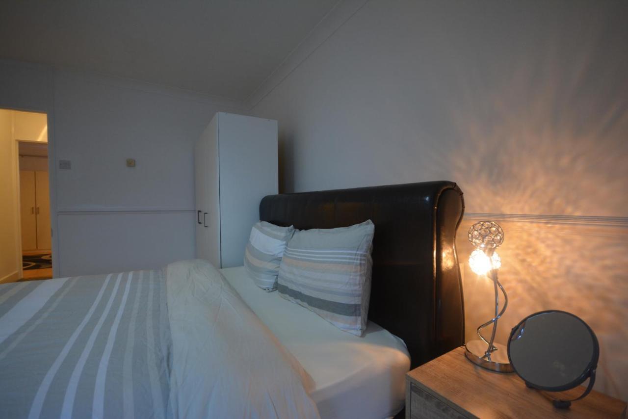 Five Bedroom Townhouse Near Excel Exhibition Centre London Exterior photo